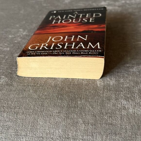 “A Painted House” a paperback by John Grisham! - Picture 4 of 6